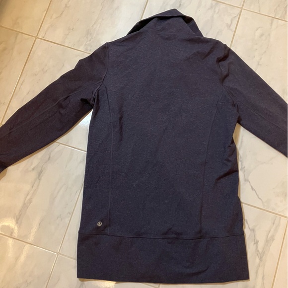 Lululemon navy blue zip up jacket.  Longer style. EUC! Zipper pockets - Picture 6 of 7